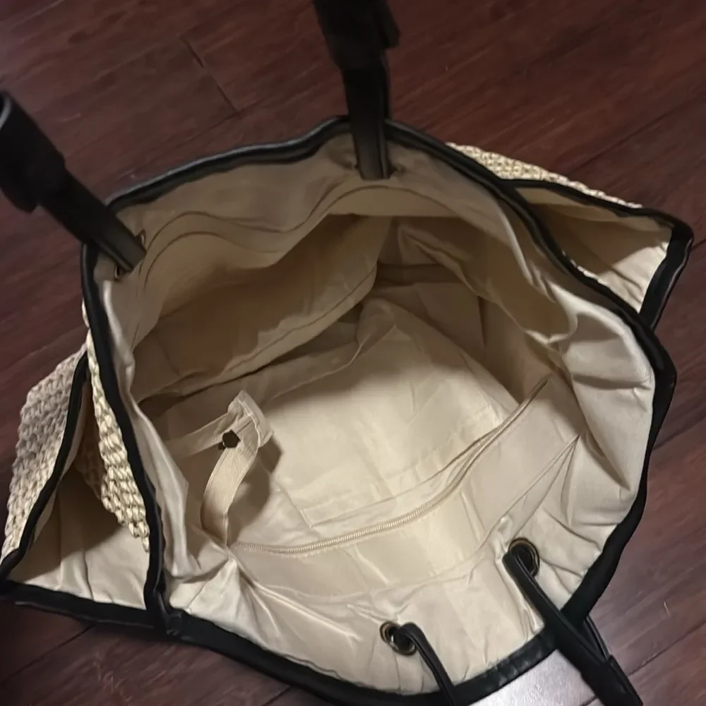 Stylish Tan and Black Women's Tote Bag Leather Strap Large Tote Zip Top NWT